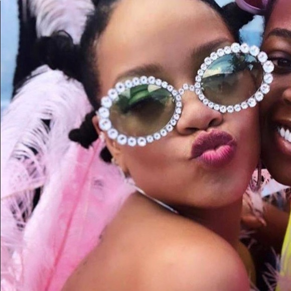 Sunglasses - Picture 4 of 5